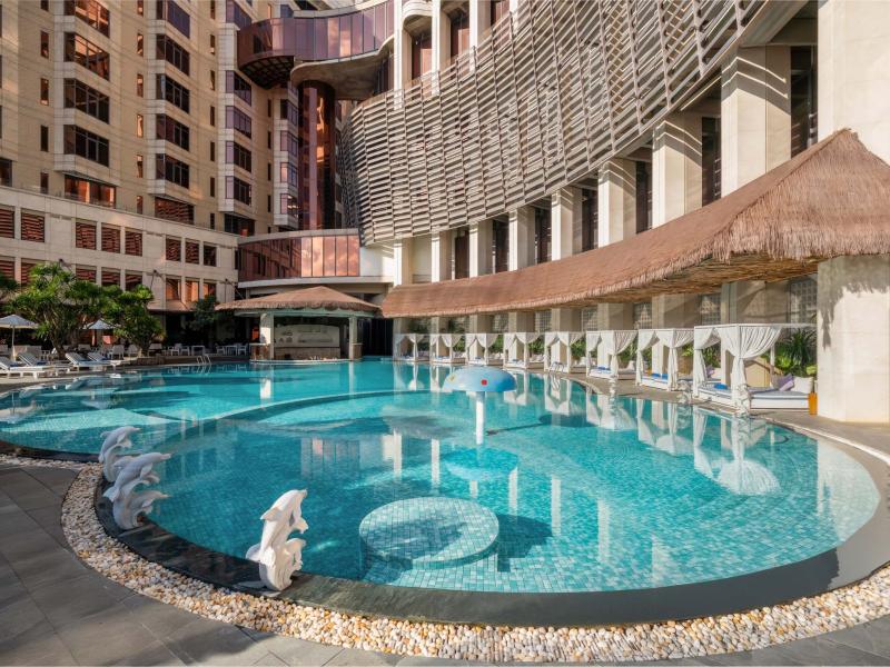 Holiday Beach Danang Hotel & Resort