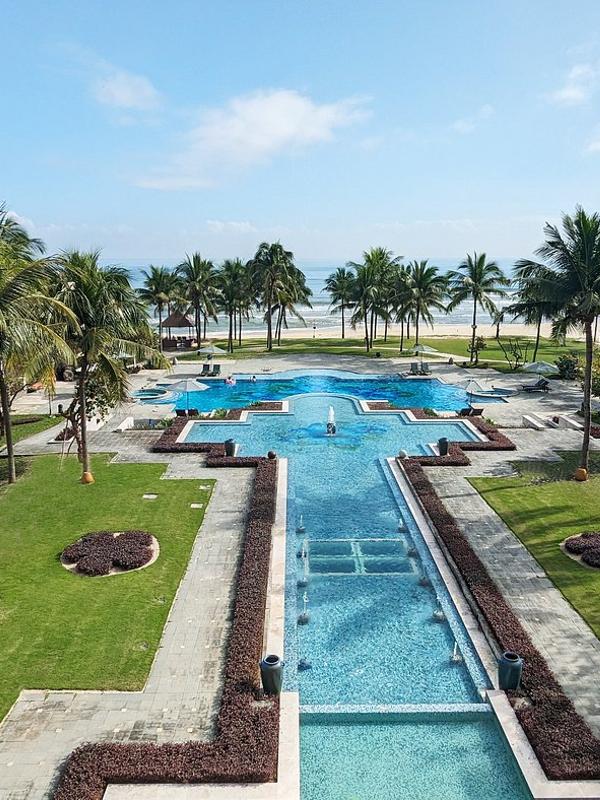 Olalani Resort & Condotel