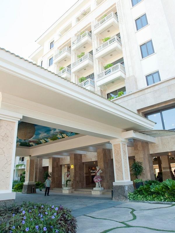 Olalani Resort & Condotel