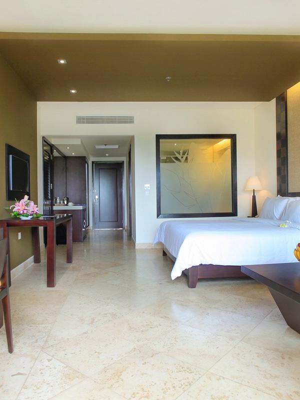 Olalani Resort & Condotel