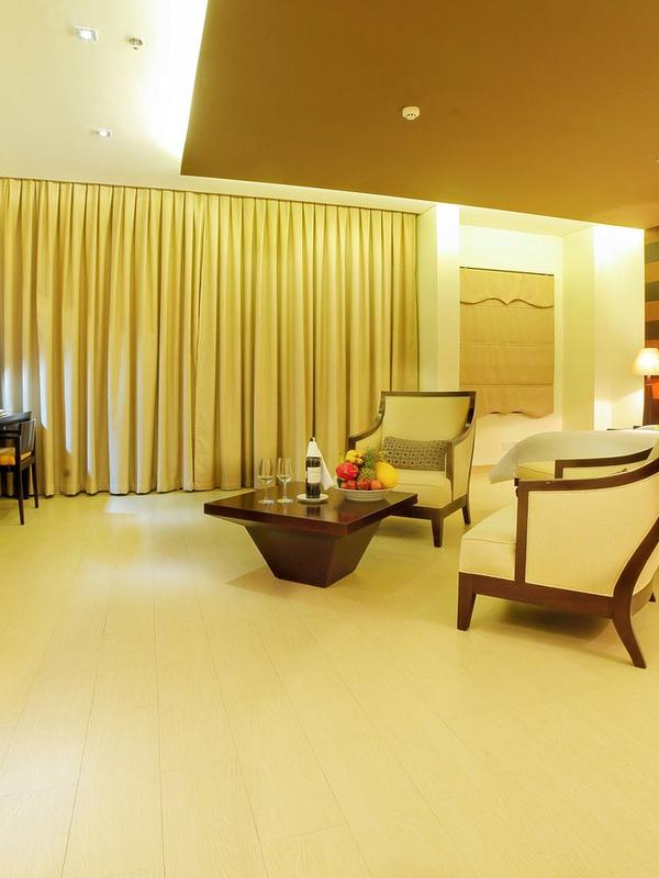 Olalani Resort & Condotel