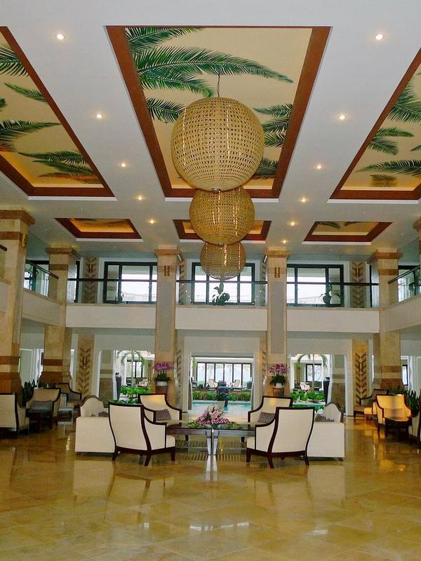 Olalani Resort & Condotel
