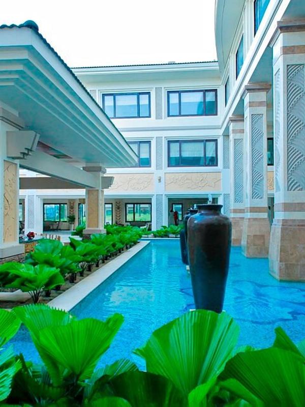 Olalani Resort & Condotel