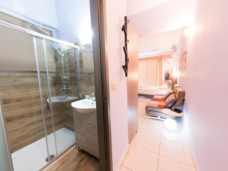 Parthenon City Hotel
