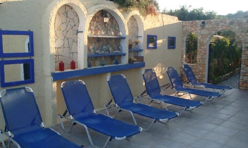 Maria-Flora Apartments