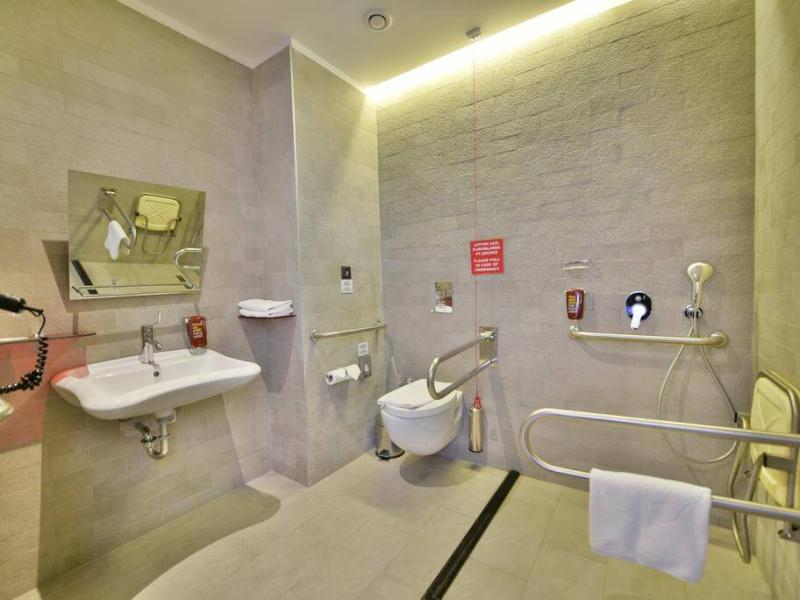 Park Inn by Radisson Istanbul Ataturk Airport