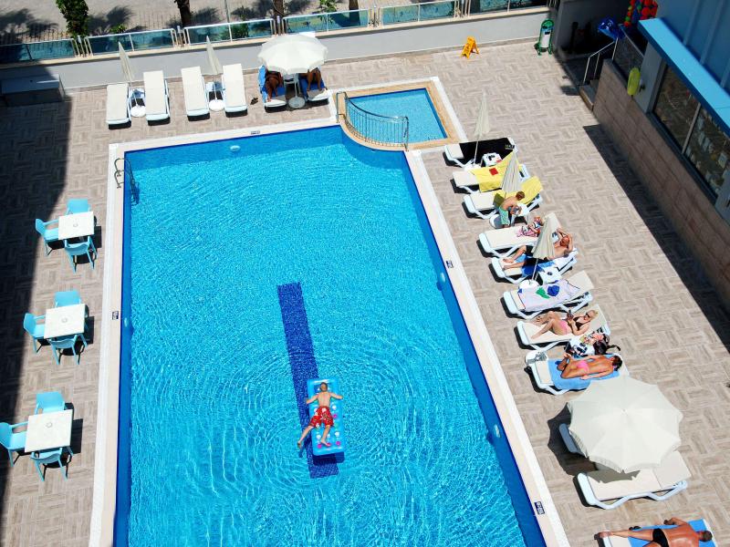 Kleopatra Ramira Hotel