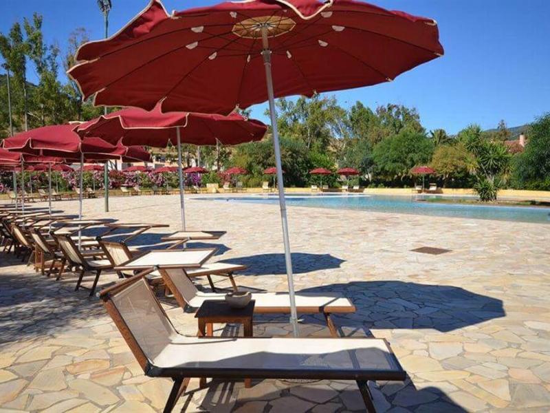 Limone Beach Resort