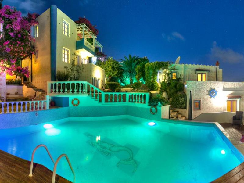 Korifi Suites & Apartments