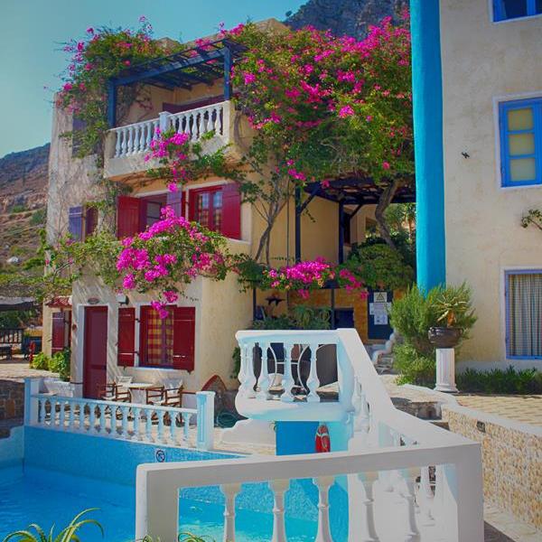 Korifi Suites & Apartments