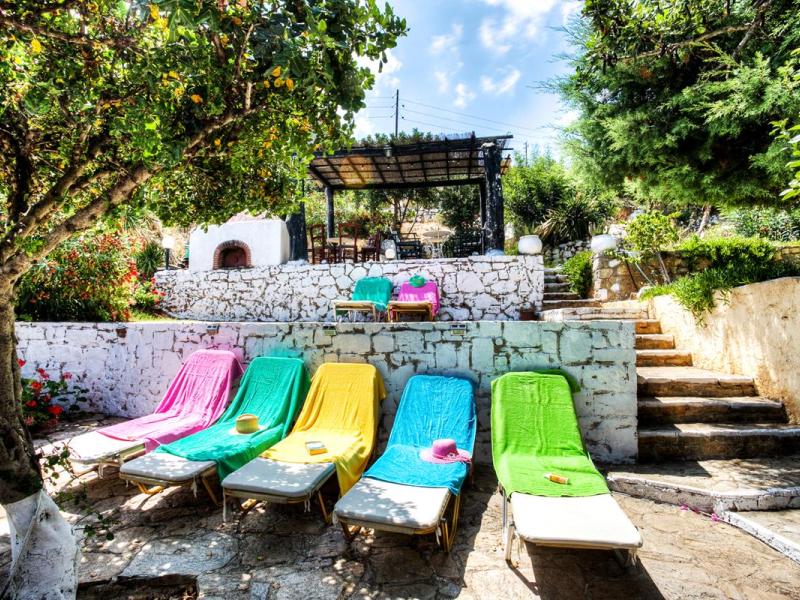 Korifi Suites & Apartments