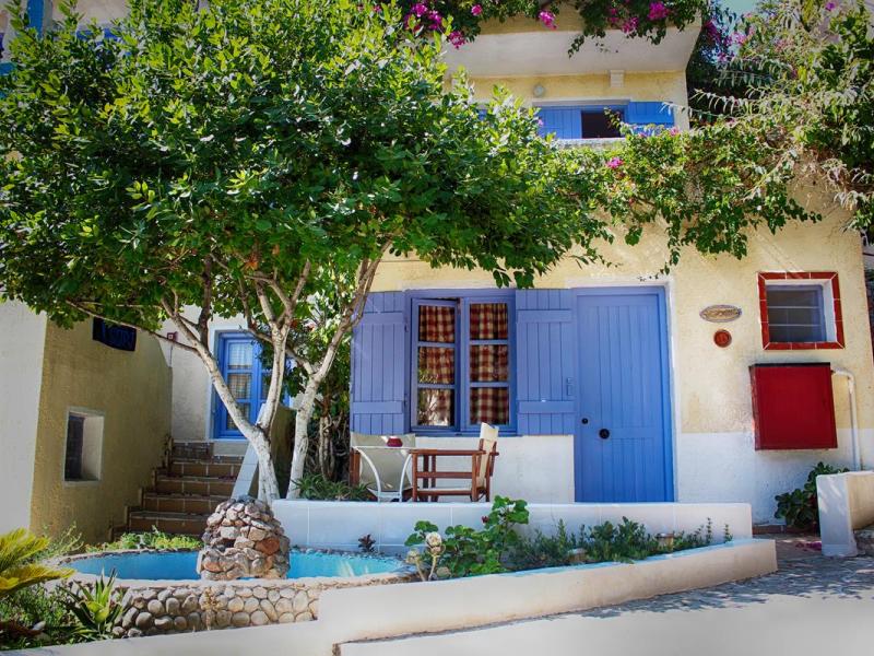 Korifi Suites & Apartments