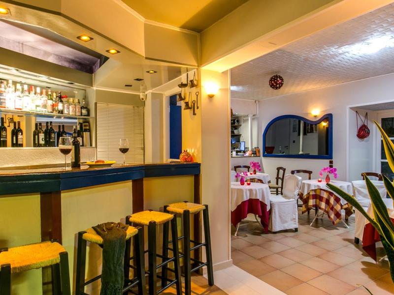 Korifi Suites & Apartments