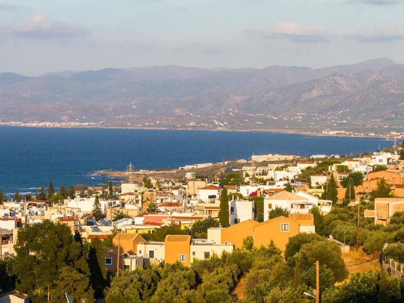 Korifi Suites & Apartments