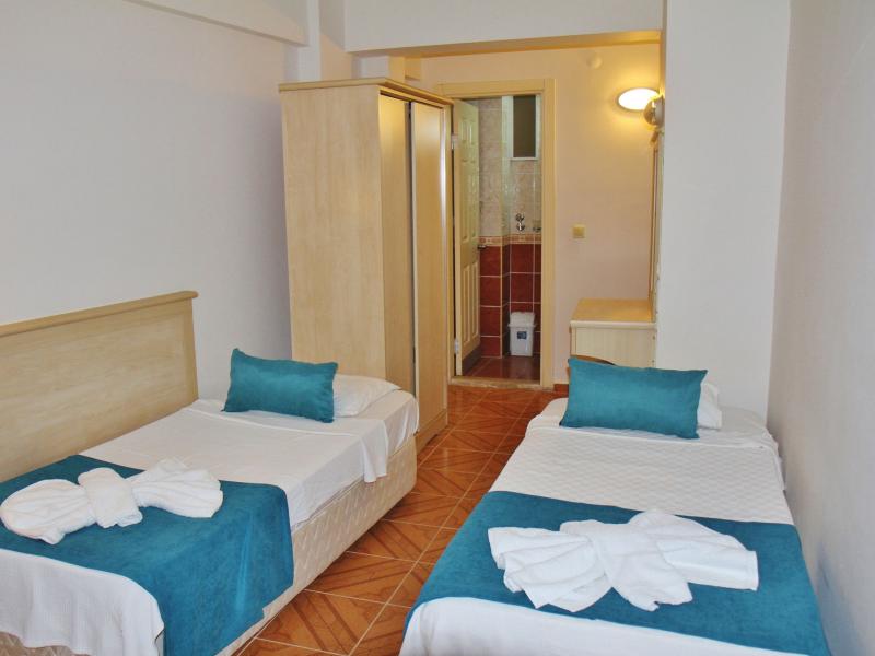 George & Dragon Beach Hotel