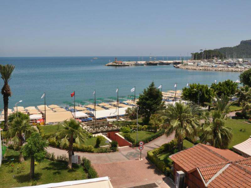 Miranda Moral Beach Hotel