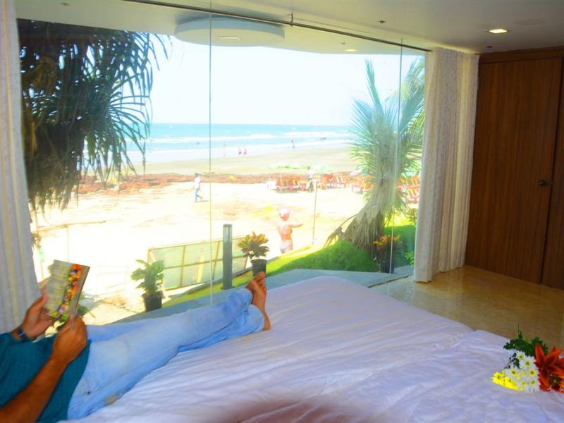 Boomerang Beach Resort