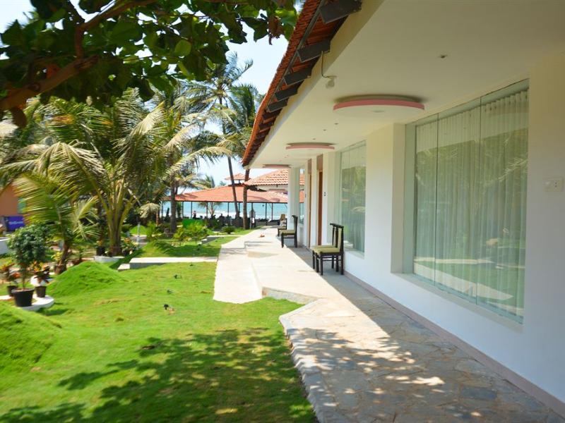 Boomerang Beach Resort