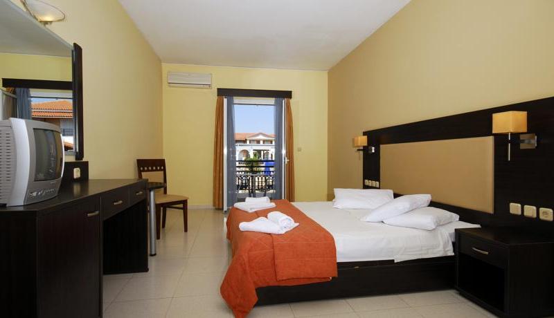 Dennys Inn Hotel