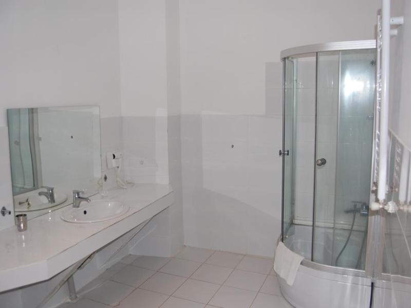 Hotel Rcheuli Palace