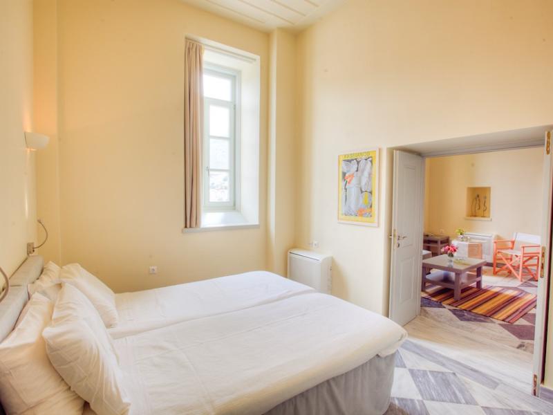 Hydra Hotel
