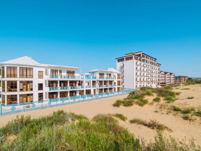 Белый песок