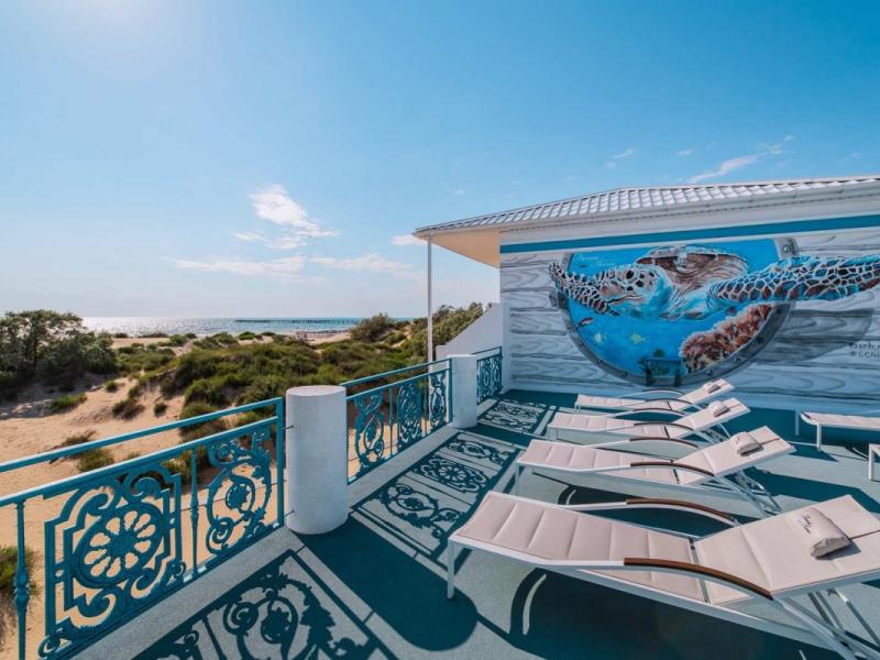 Белый песок