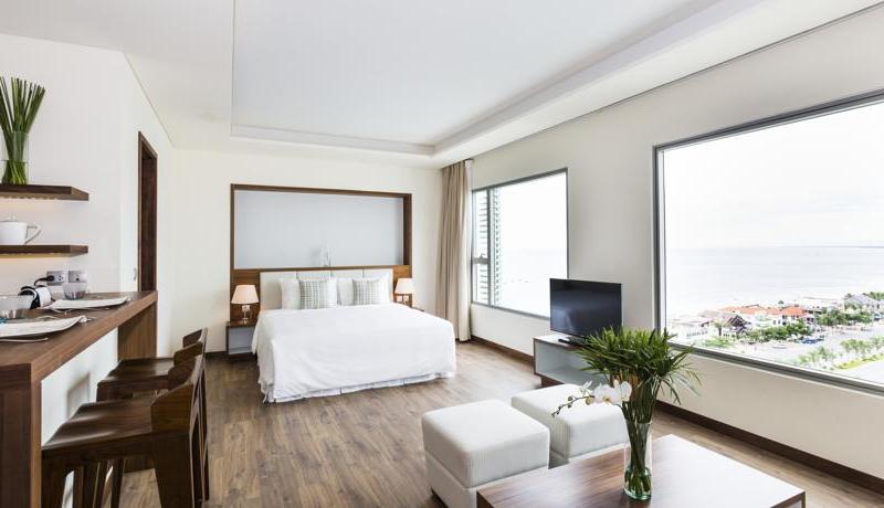 A La Carte Da Nang Beach