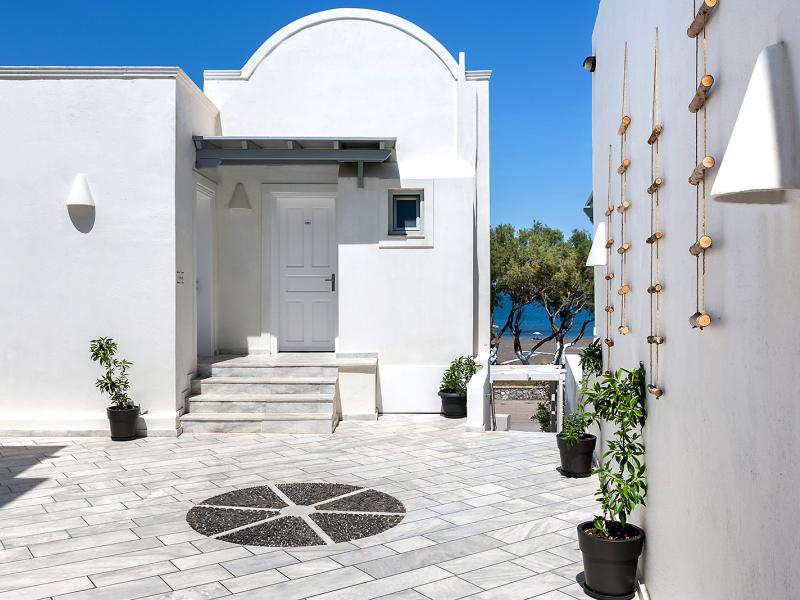 Memories Beach Hotel