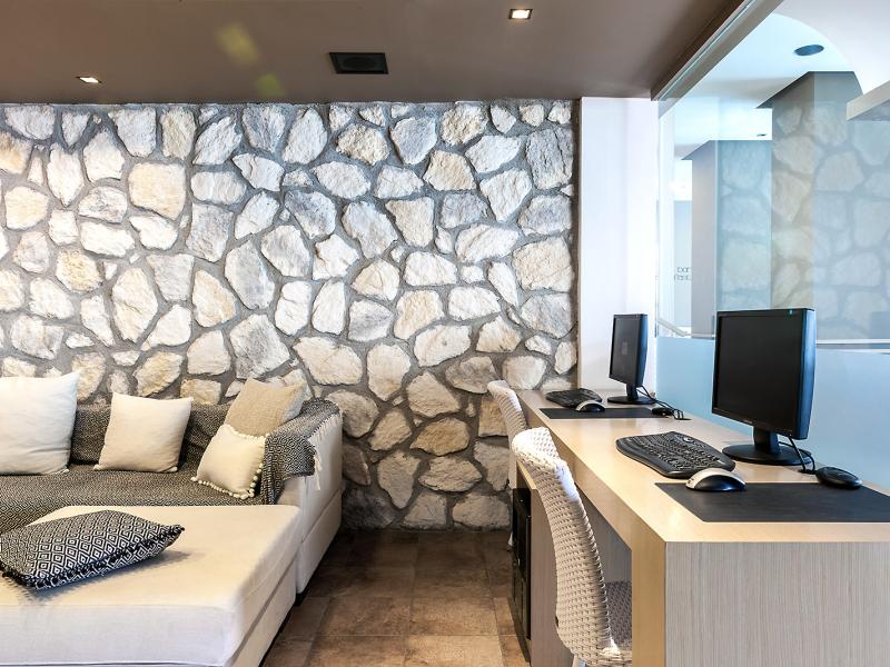 Memories Beach Hotel