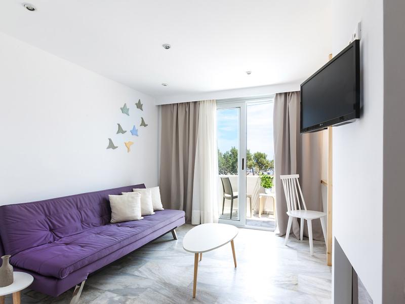 Memories Beach Hotel