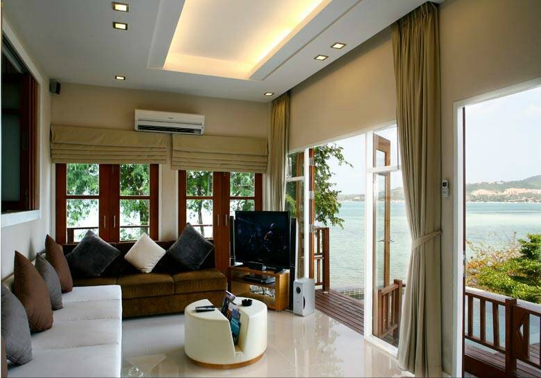 Replay Pool Villa Beachfront