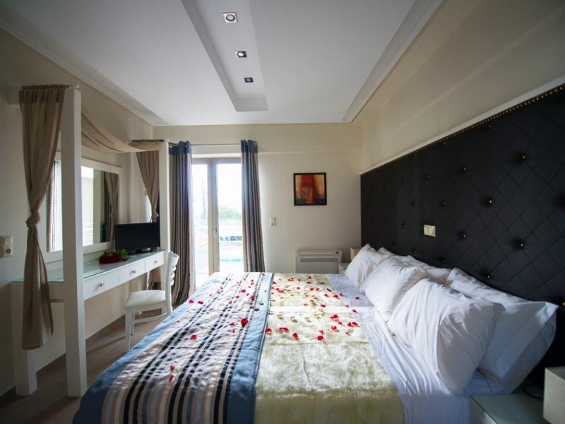 Mantinia Bay
