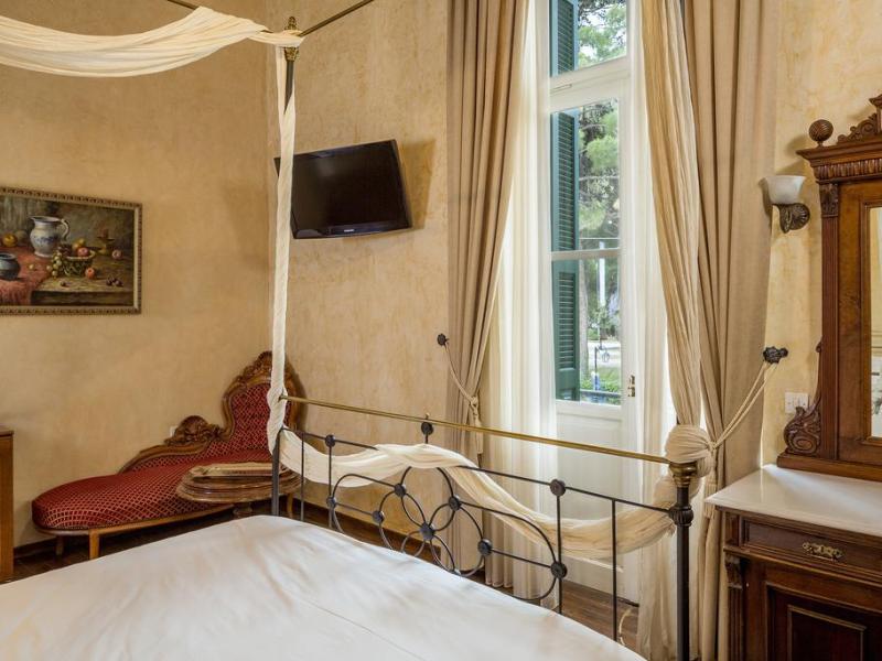 Nafsimedon Hotel