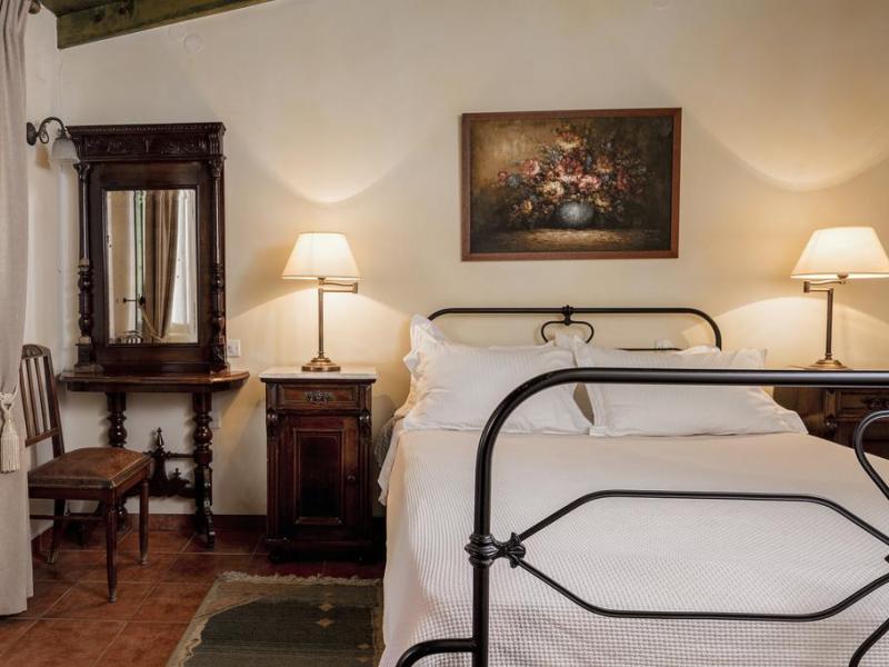 Nafsimedon Hotel