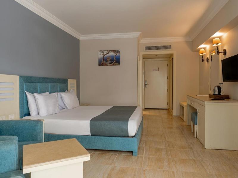 SUNRISE Alora Aqua Park Resort