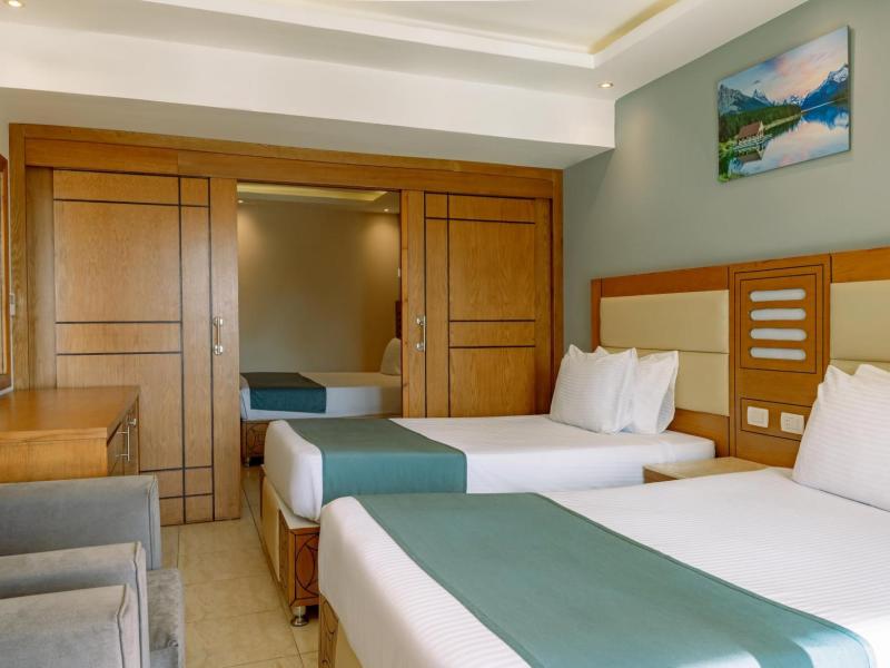 SUNRISE Alora Aqua Park Resort