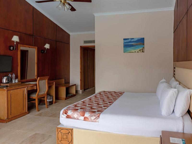 SUNRISE Alora Aqua Park Resort