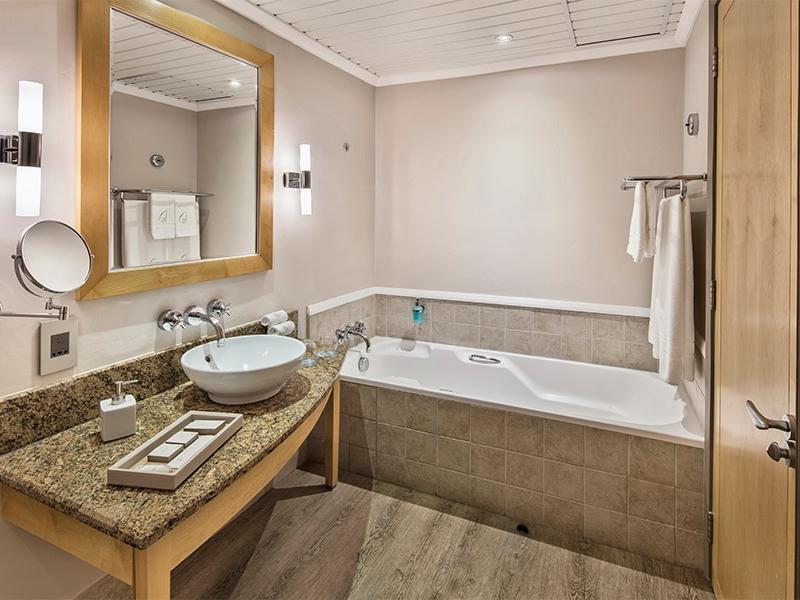Le Suffren Hotel & Marina