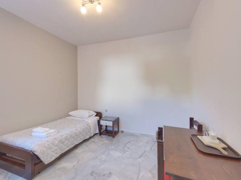 Tarra Hotel