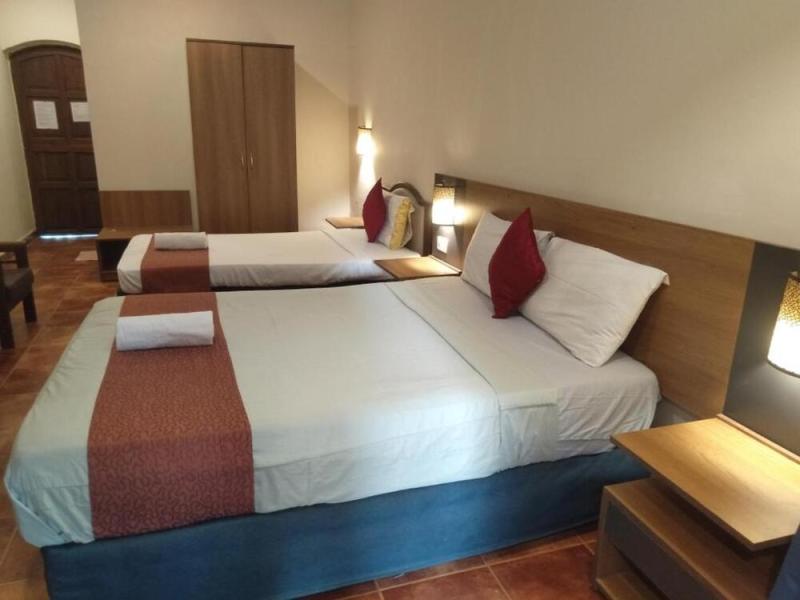 Sea Breeze Beach Resort (Calangute)