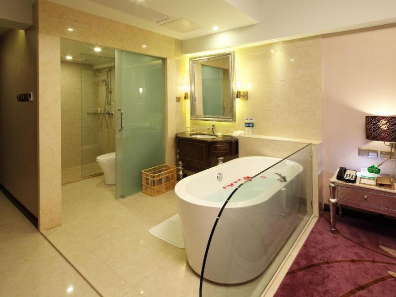 Clayton Hotel Guangzhou