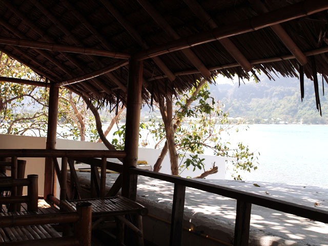 Phi Phi Cozy Sea Front Resort