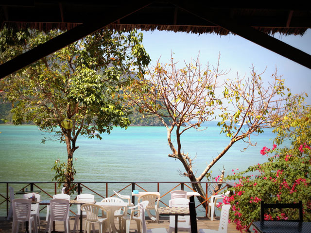 Phi Phi Cozy Sea Front Resort