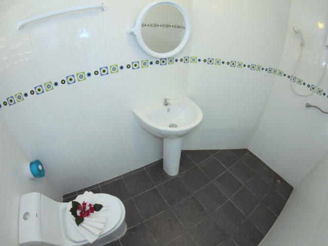 Phi Phi Cozy Sea Front Resort