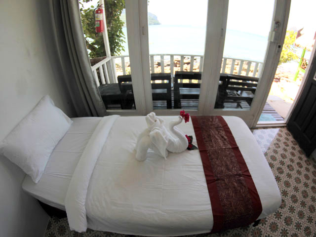 Phi Phi Cozy Sea Front Resort