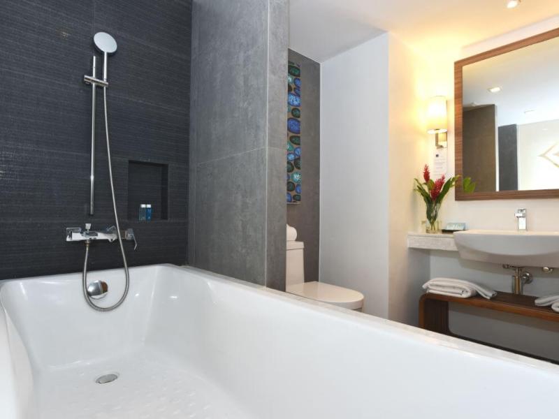 Holiday Inn Resort Phuket Karon Beach, an IHG Hotel