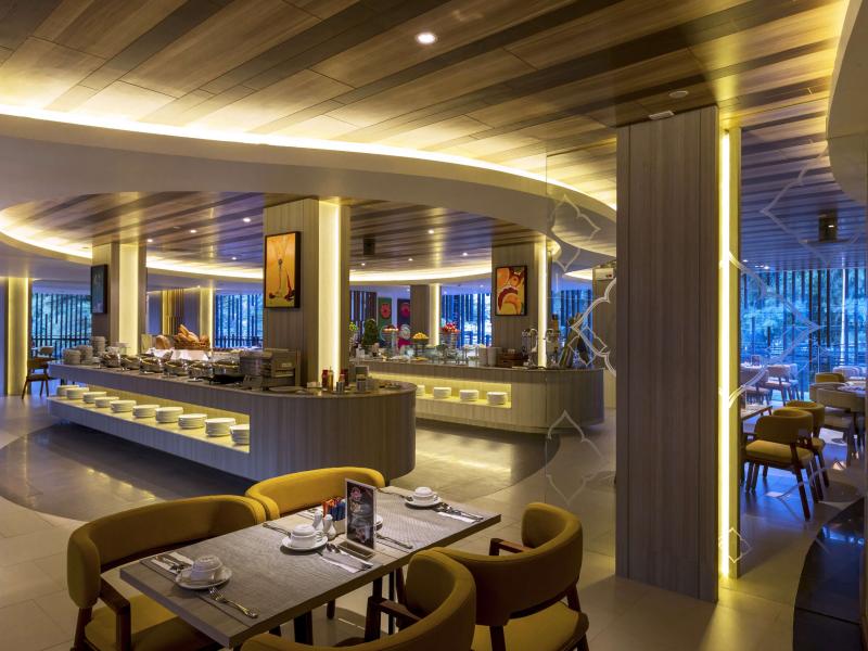 Holiday Inn Resort Phuket Karon Beach, an IHG Hotel