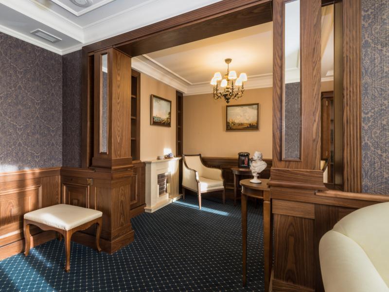 Aglaya Hotel & Courtyard