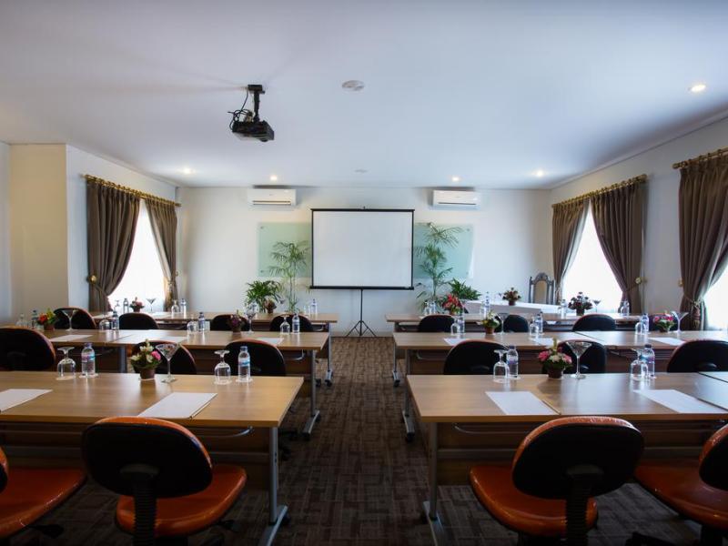 The Sun Hotel & Spa